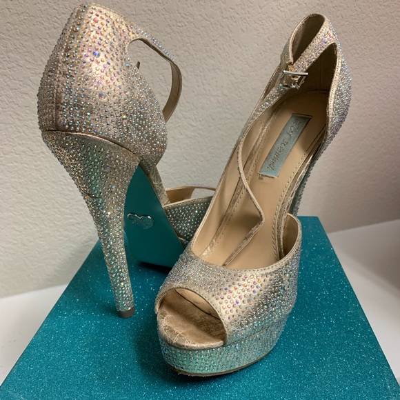 Betsy Johnson Champagne Something Blue Fab SB-Ivy - Picture 2 of 5